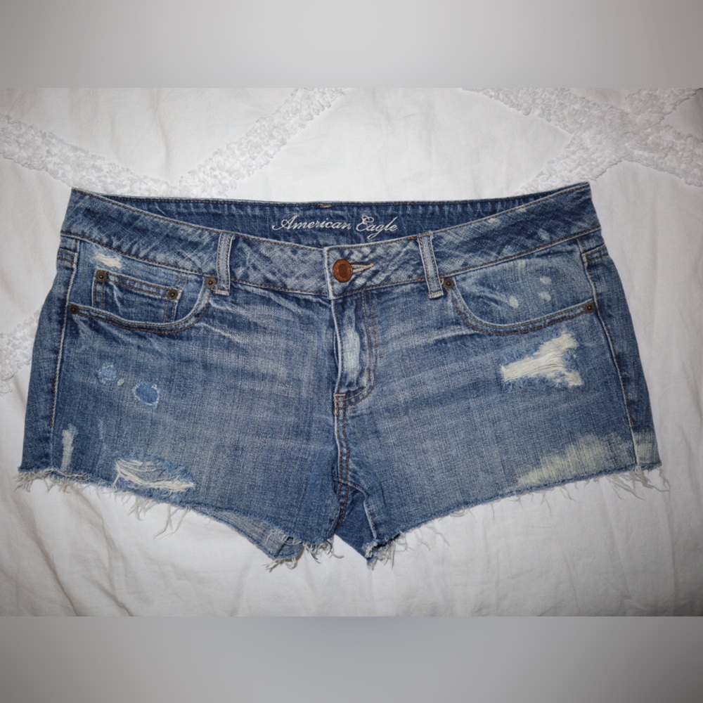 American Eagle shorts 🦅. Size: 14 short shorts. Used